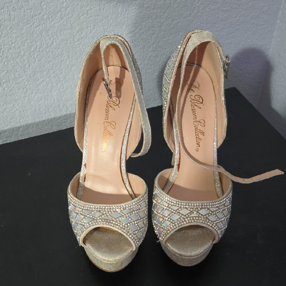 De Blossom Collection Gold Heels